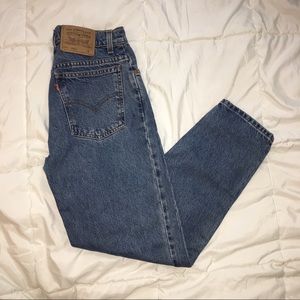 Vintage Levi’s 950 high waisted mom jeans